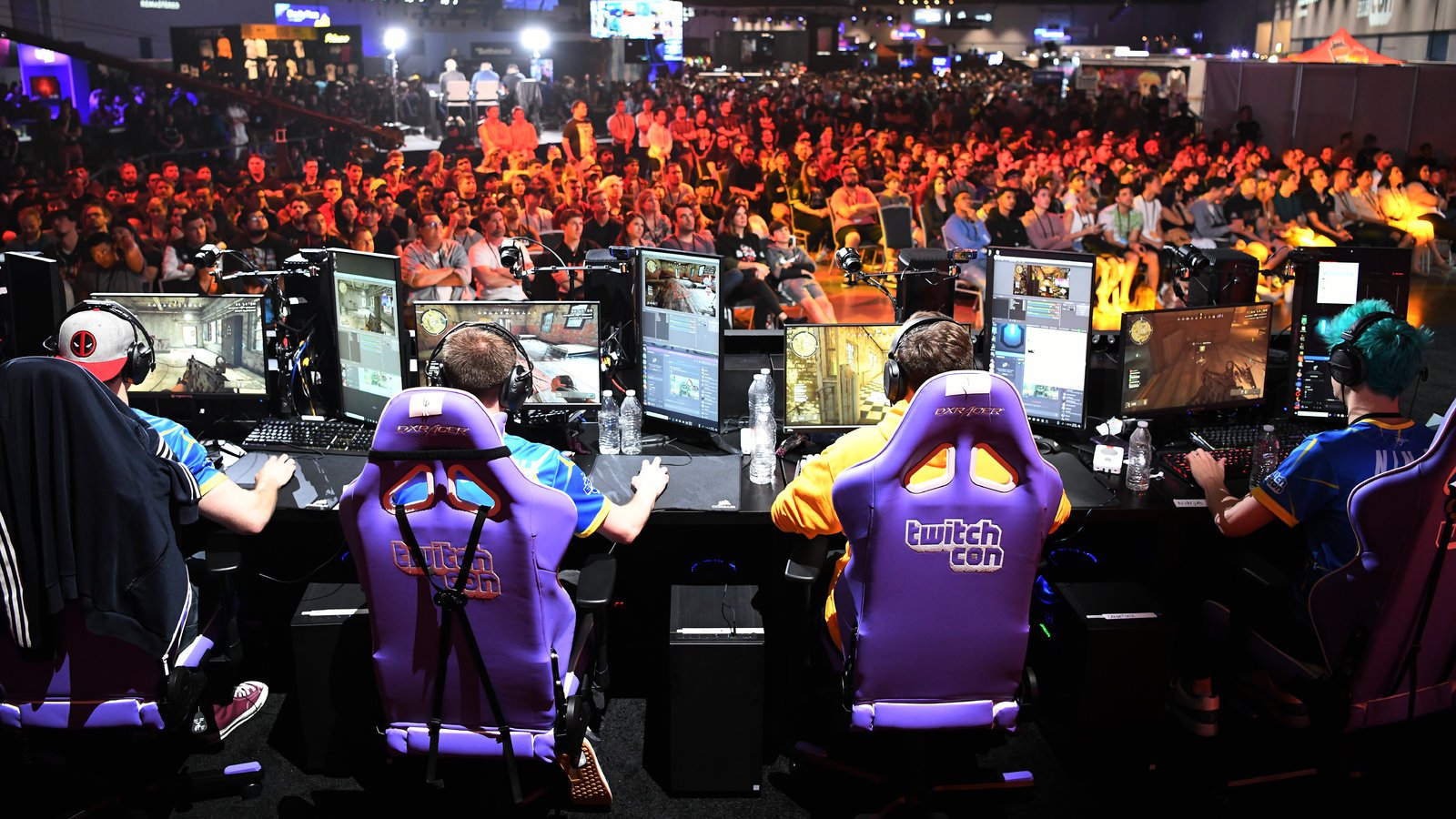 /images/gaming-community-esports.jpg